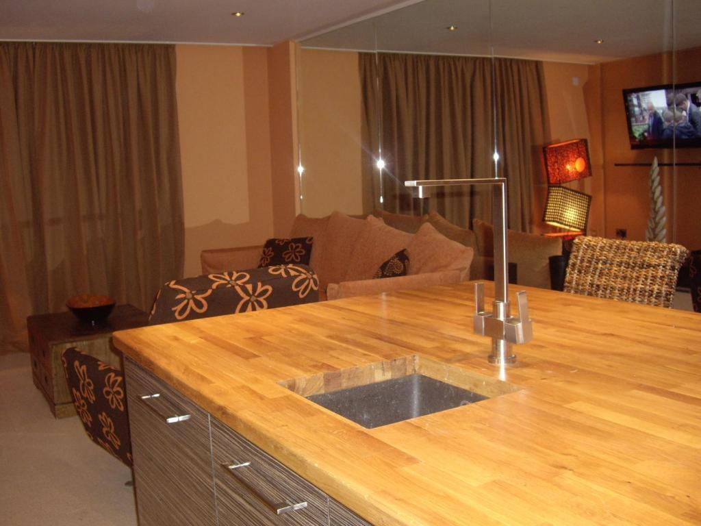 Portland Apartments Cheltenham Oda fotoğraf